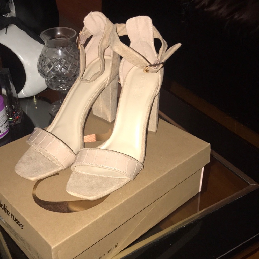 *SOLD* 💛Charlotte Russe open toe block heels